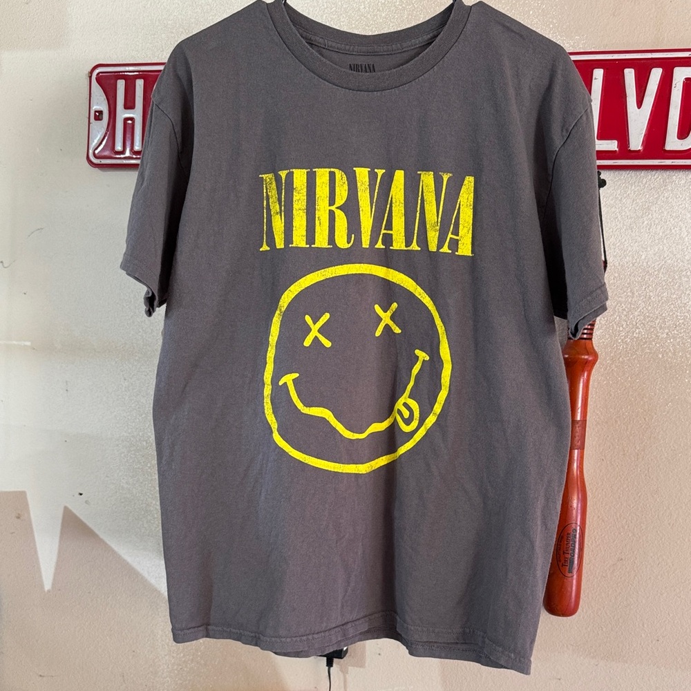Gray Nirvana T-Shirt with Yellow Smiley face. Large. EUC